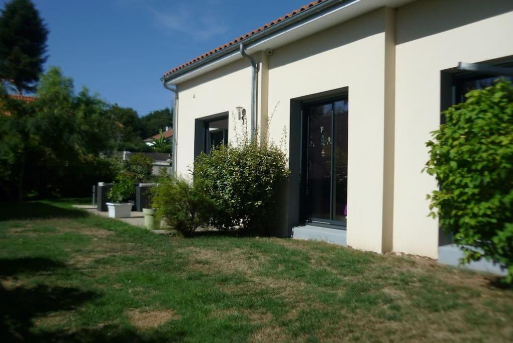 9 Pers 160 M² +Jardin- 10Mn Nantes -30Mn Mer Bouguenais Dış mekan fotoğraf
