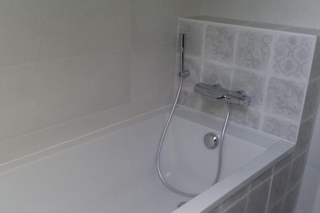 9 Pers 160 M² +Jardin- 10Mn Nantes -30Mn Mer Bouguenais Dış mekan fotoğraf