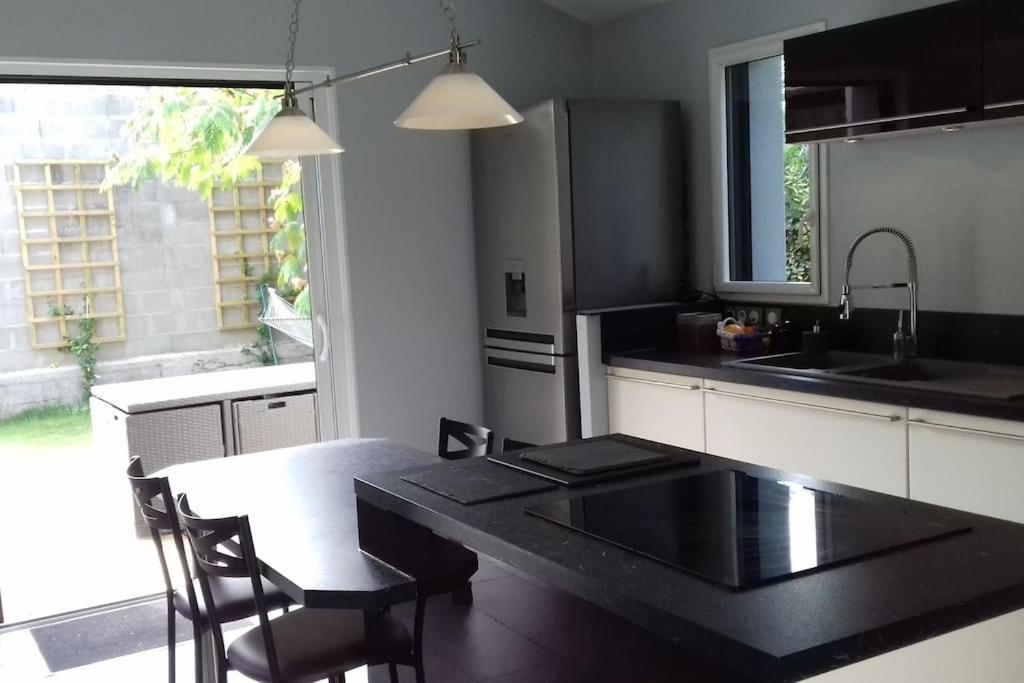 9 Pers 160 M² +Jardin- 10Mn Nantes -30Mn Mer Bouguenais Dış mekan fotoğraf