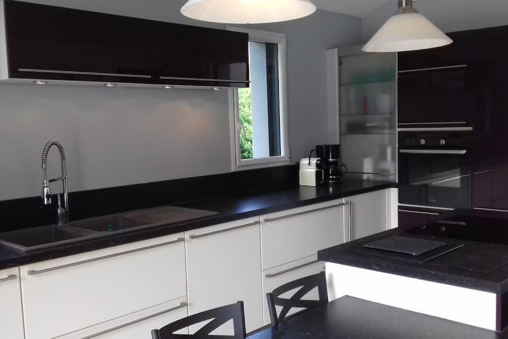 9 Pers 160 M² +Jardin- 10Mn Nantes -30Mn Mer Bouguenais Dış mekan fotoğraf